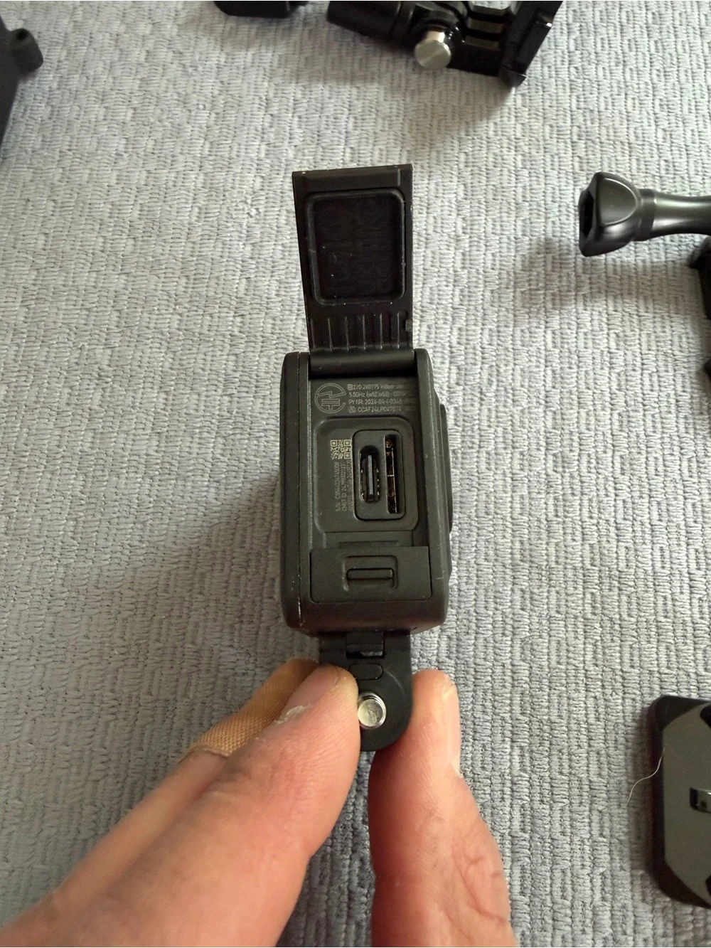 GoPro Hero - waterproof action camera w ultra HD video, 12 MP photo, touchscreen